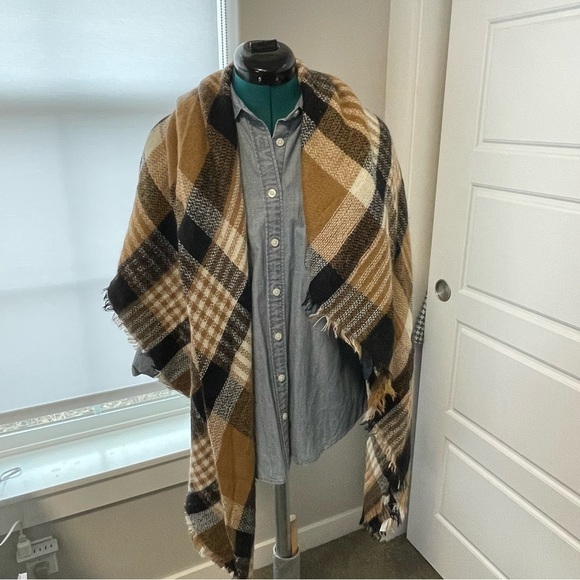 ModCloth Tan and Black Plaid Frayed End Blanket Scarf - Picture 6 of 7